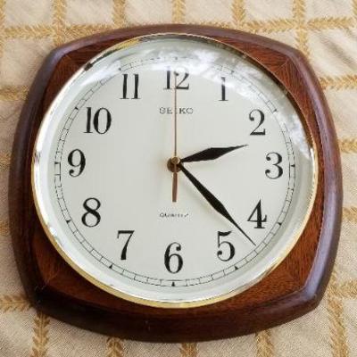Lot #352: Vintage Mid Century Modern SEIKO Wall Clock