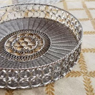 Lot #361: Vintage Wire Mesh Assorted Creations