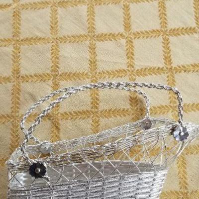 Lot #361: Vintage Wire Mesh Assorted Creations