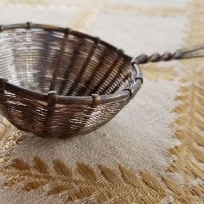 Lot #361: Vintage Wire Mesh Assorted Creations
