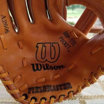 Lot #366: Vintage WILSON Fieldmaster Lefthander Baseball Glove