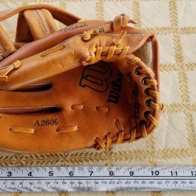 Lot #366: Vintage WILSON Fieldmaster Lefthander Baseball Glove