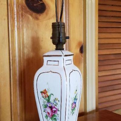 Lot #392: Vintage Floral 4-Scene Table Lamp