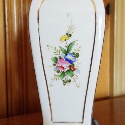 Lot #392: Vintage Floral 4-Scene Table Lamp