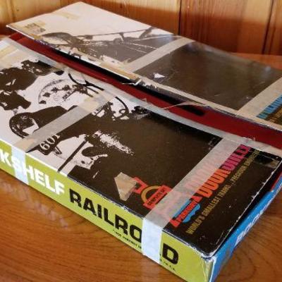 Lot #394: Vintage 1960's PARKWAY N Gauge Bookshelf Railroad