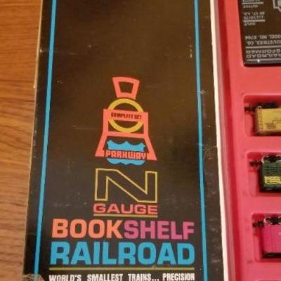 Lot #394: Vintage 1960's PARKWAY N Gauge Bookshelf Railroad