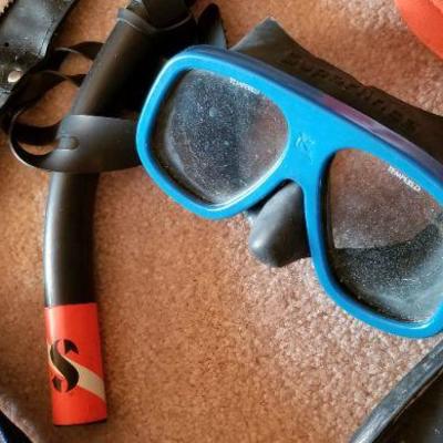 Lot #396: Vintage Scuba Gear Bundle