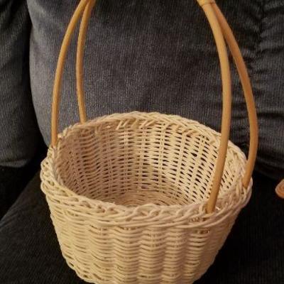 Lot #400: Group of small Assorted Baskets