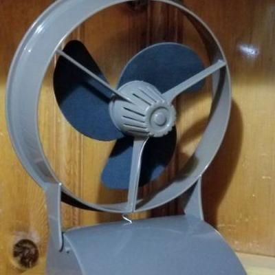 Lot #402: Vintage Battery Powered Small COLEMAN Soft Blade FAN Tested A+
