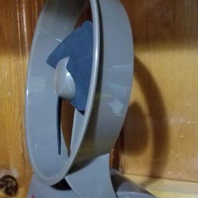 Lot #402: Vintage Battery Powered Small COLEMAN Soft Blade FAN Tested A+