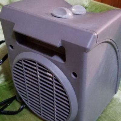 Lot #407: TITAN Ceramic Small Heater 