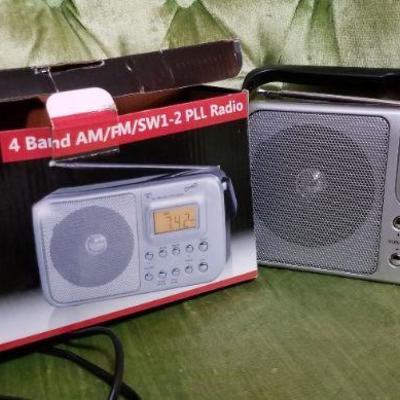 Lot #416: 4-Band Radio 