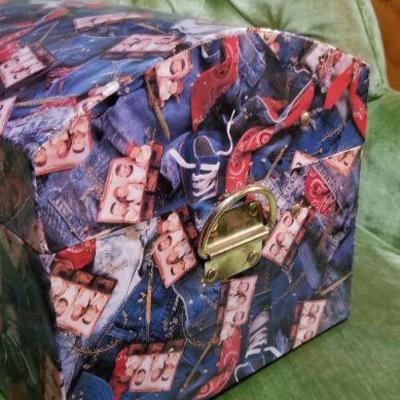 Lot #418: Children's Large Memory Box