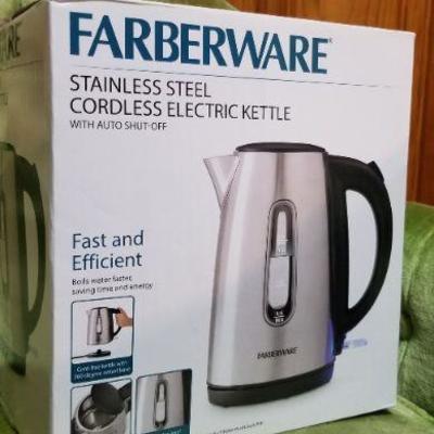 Lot #419: FABERWARE Stainless Steel Cordless Electric Kettle