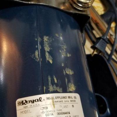 Lot #425: Royal Deluxe Vacuum Cleaner