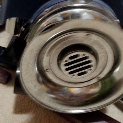 Lot #425: Royal Deluxe Vacuum Cleaner