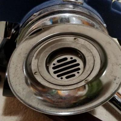 Lot #425: Royal Deluxe Vacuum Cleaner