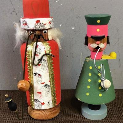 #15 GERMANY Smokers Wooden Figurines