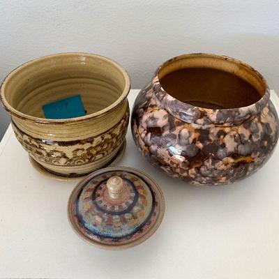 #208    CERAMIC PLANTERS & SMALL DISH 2/LID