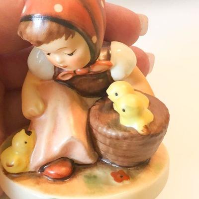 L31: Goebel Figurines Chicks and Bunny 