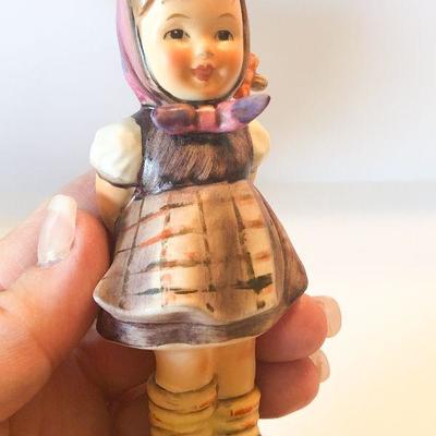 L32: Hummel Boy & Girl (421/258)