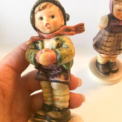 L32: Hummel Boy & Girl (421/258)