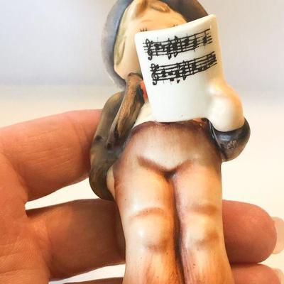 L39: Hummel Lot Soloists 135 