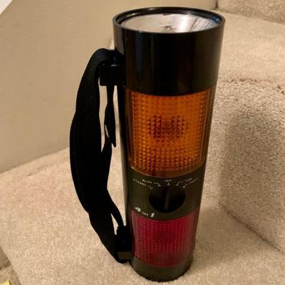 #218    HEAVY DUTY FLASHLIGHT 