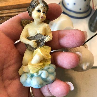 L54: Lot of Angel Decorations