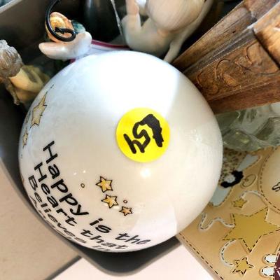 L54: Lot of Angel Decorations
