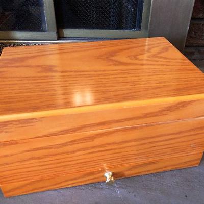 L67: For Your Ease Only Oak Jewelry Box by Lori Greiner
