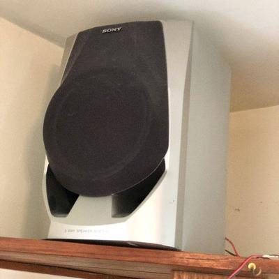 L74: Sony Compact Disc Stereo and Speakers