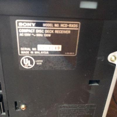 L74: Sony Compact Disc Stereo and Speakers