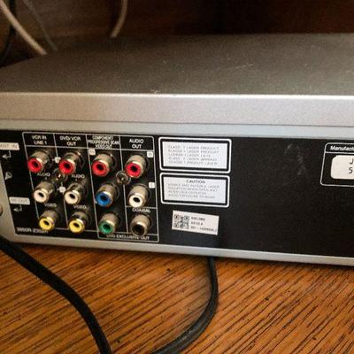 L74: Sony Compact Disc Stereo and Speakers