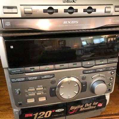 L74: Sony Compact Disc Stereo and Speakers