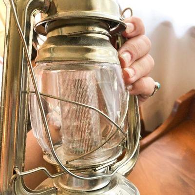 L80: Brooklyn Lantern Lot