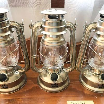 L80: Brooklyn Lantern Lot