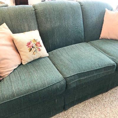 L86: Evergreen Flexsteel 3 Cushion Sofa