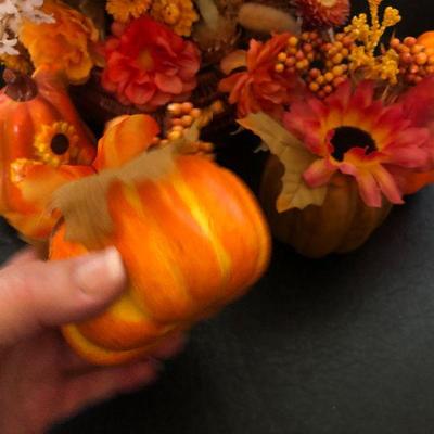 K17: Fall Decorations Centerpiece lot