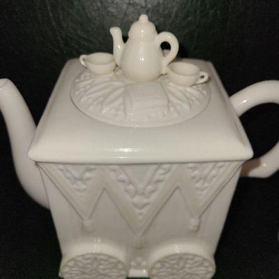 K38: Butler's Pantry Teapot by Lenox and More