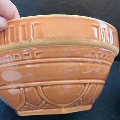 K44: Heirloom Pantry Vintage Inspired Mixing Bowls. 