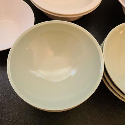 K48: Melamine Dishes and Patriotic Cutting Board