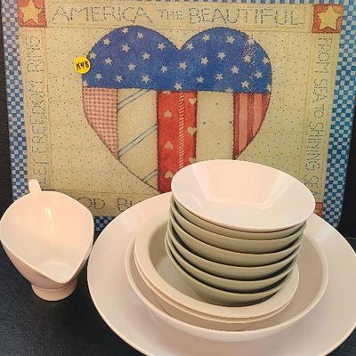 K48: Melamine Dishes and Patriotic Cutting Board