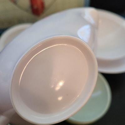 K48: Melamine Dishes and Patriotic Cutting Board