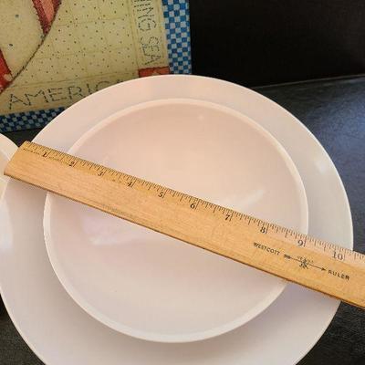 K48: Melamine Dishes and Patriotic Cutting Board