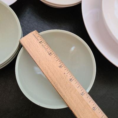 K48: Melamine Dishes and Patriotic Cutting Board
