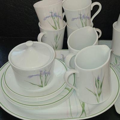 K50: Corning Ware Shadow Iris Serving Pieces