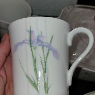 K50: Corning Ware Shadow Iris Serving Pieces