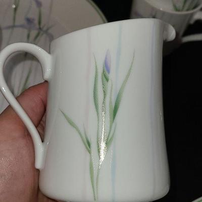 K50: Corning Ware Shadow Iris Serving Pieces
