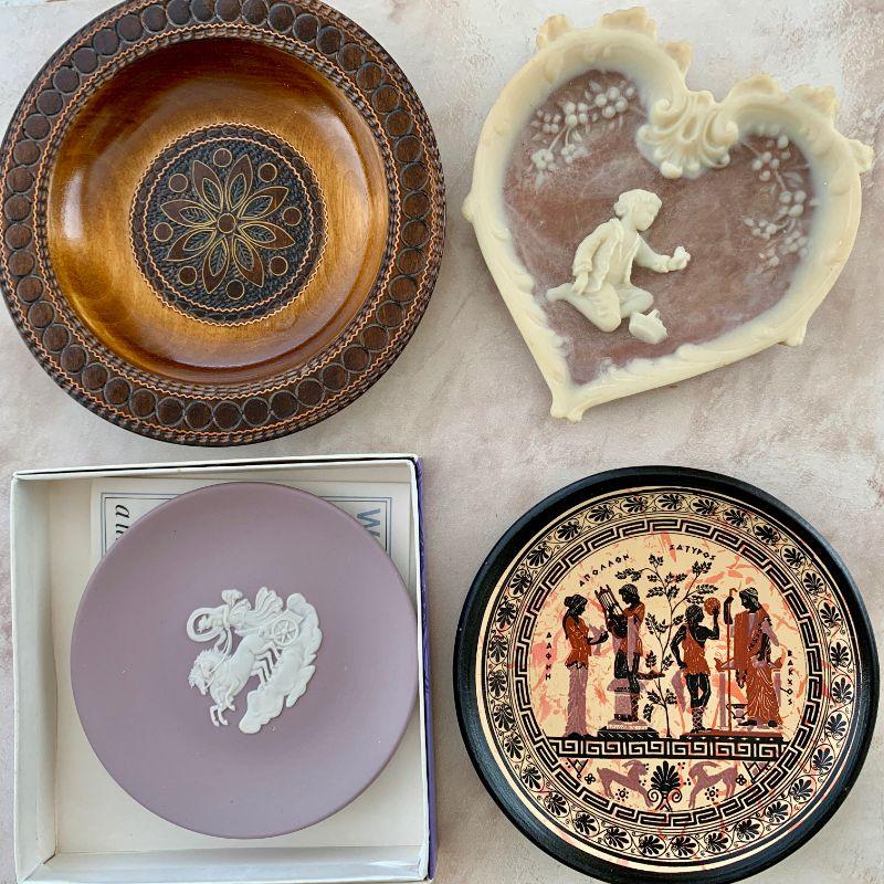 233 DECORATIVE SMALL PLATES WEDGEWOOD